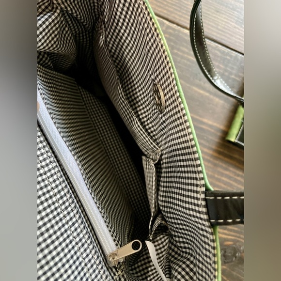 For the dog lovers, this cute bag and matching wallet set - Picture 3 of 5